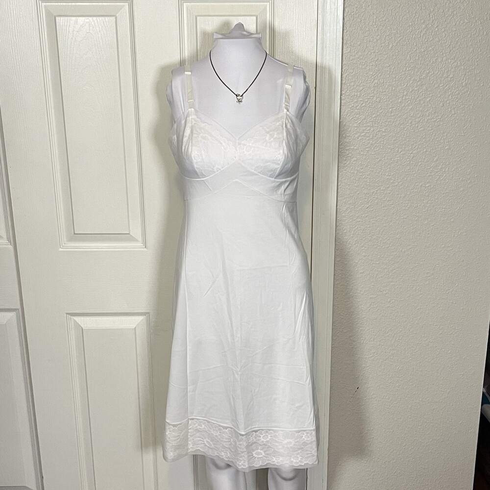 Vanity Fair Slip Dress 32 Vintage Nylon Antron Floral Lace Bodice 22” Nightgown